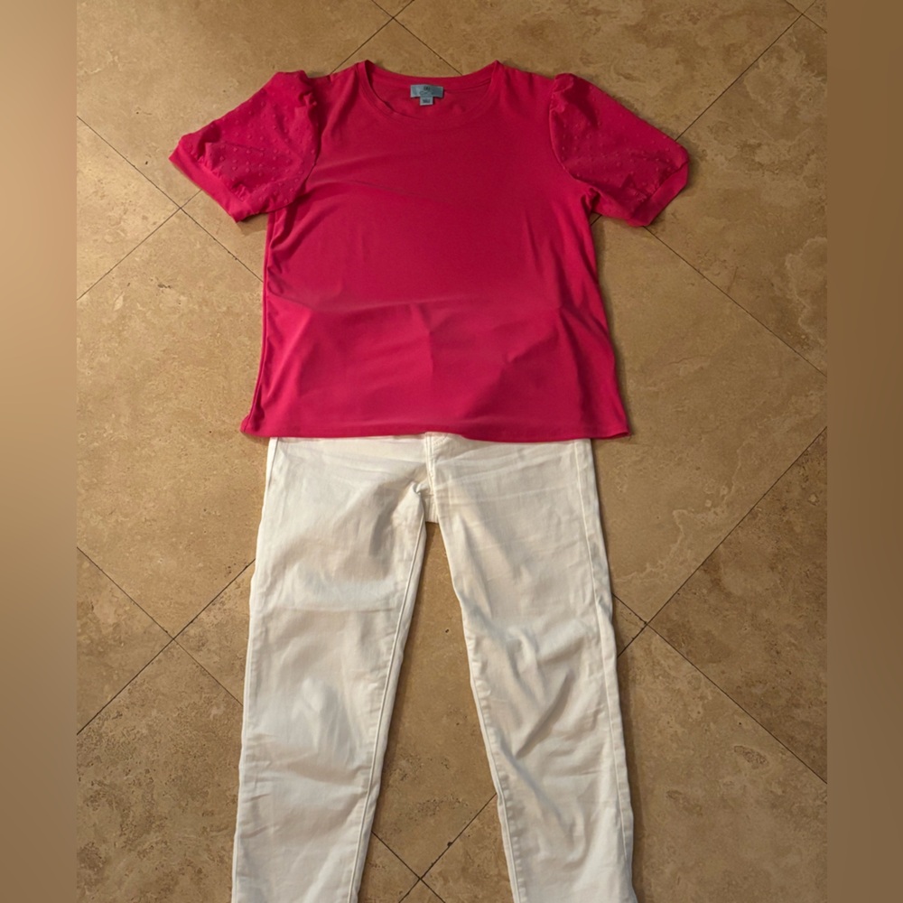 CeCe like new short sleeve blouse